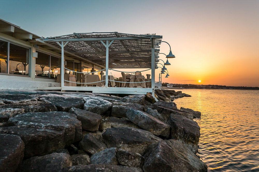 Отель La Peschiera Монополи Экстерьер фото
